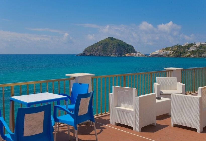 Отель Regina Del Mare