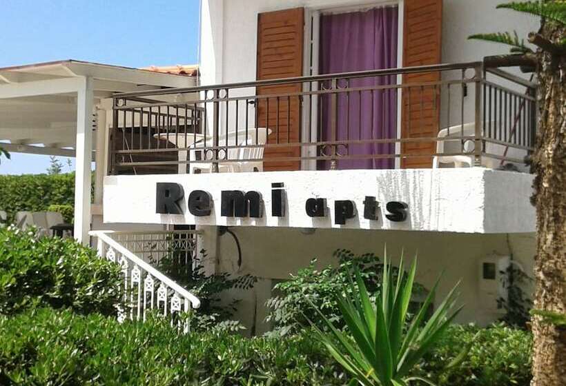 ホテル Remi Studios & Apartments