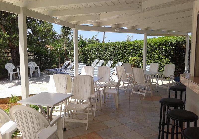 ホテル Remi Studios & Apartments