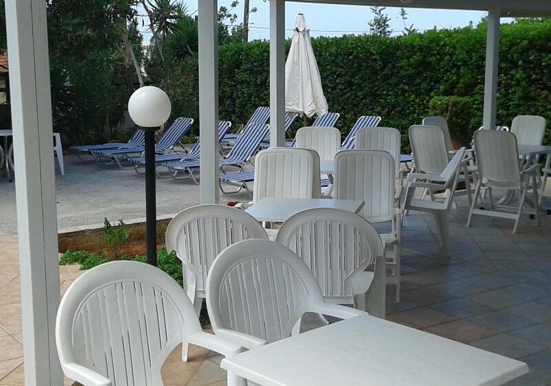 ホテル Remi Studios & Apartments