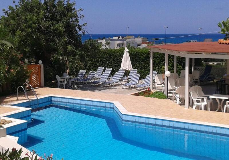 ホテル Remi Studios & Apartments