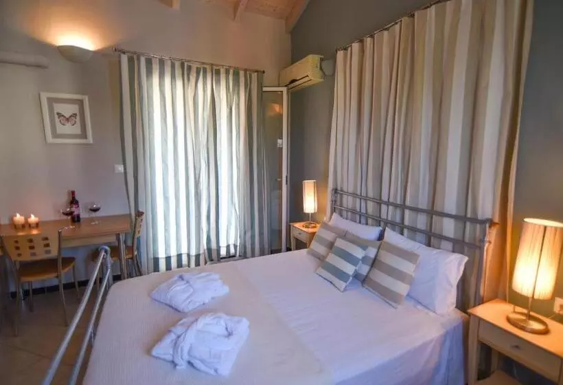 Hotelli Villa Theodora