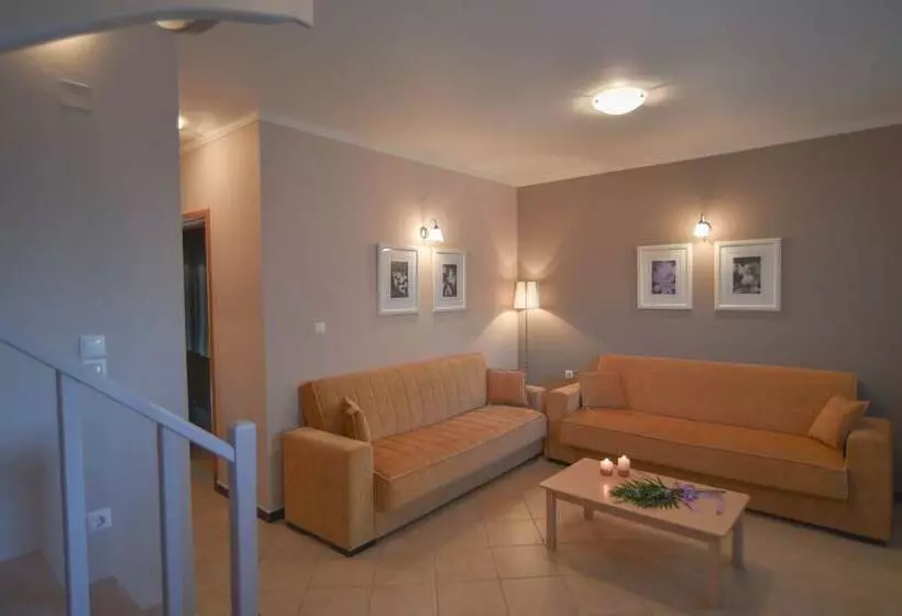 Hotelli Villa Theodora