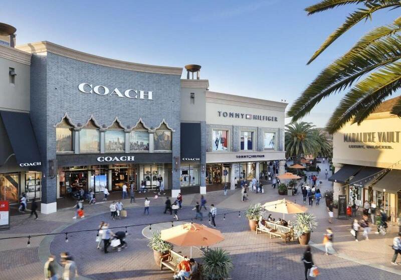 モーテル The Fly Inn