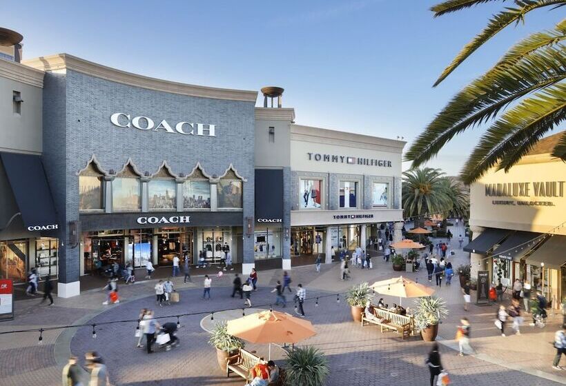 モーテル The Fly Inn