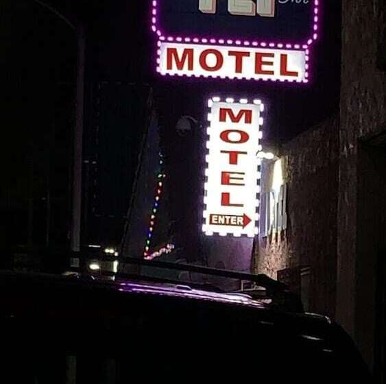 モーテル The Fly Inn