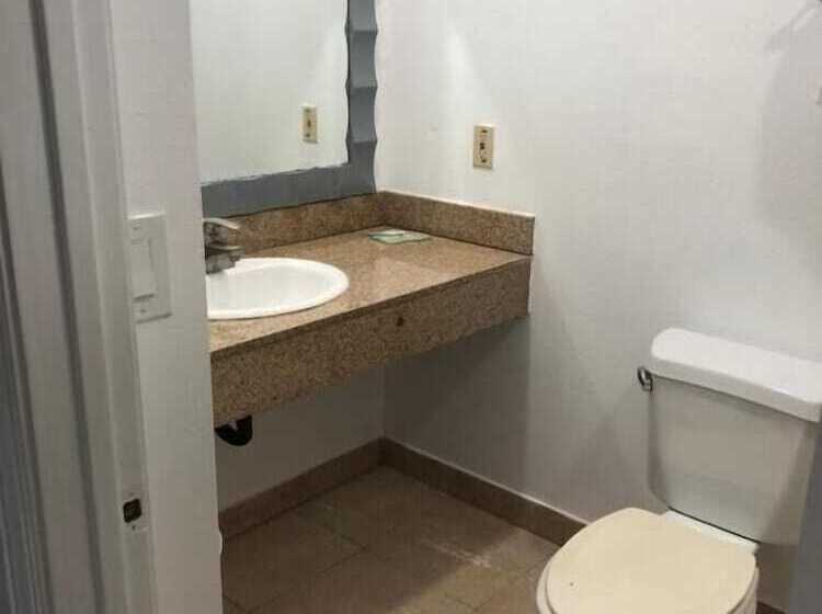 モーテル The Fly Inn