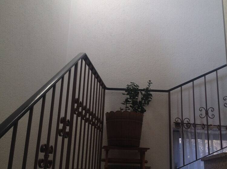 בית מלון כפרי Landgasthof Zum Taunus