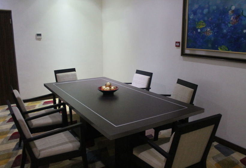 Отель Alisa North Ridge