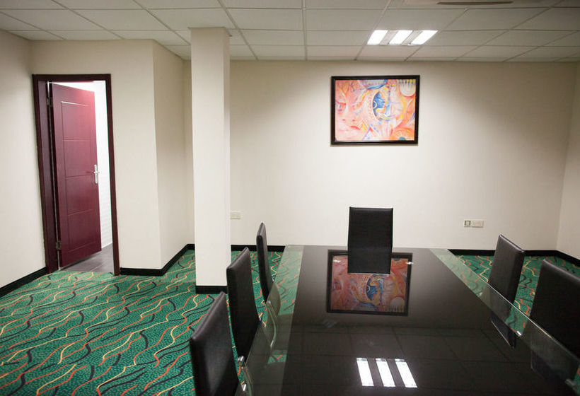 Отель Alisa North Ridge