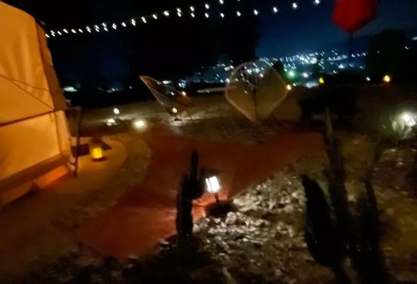 Kapselihotelli Indigo Glamping