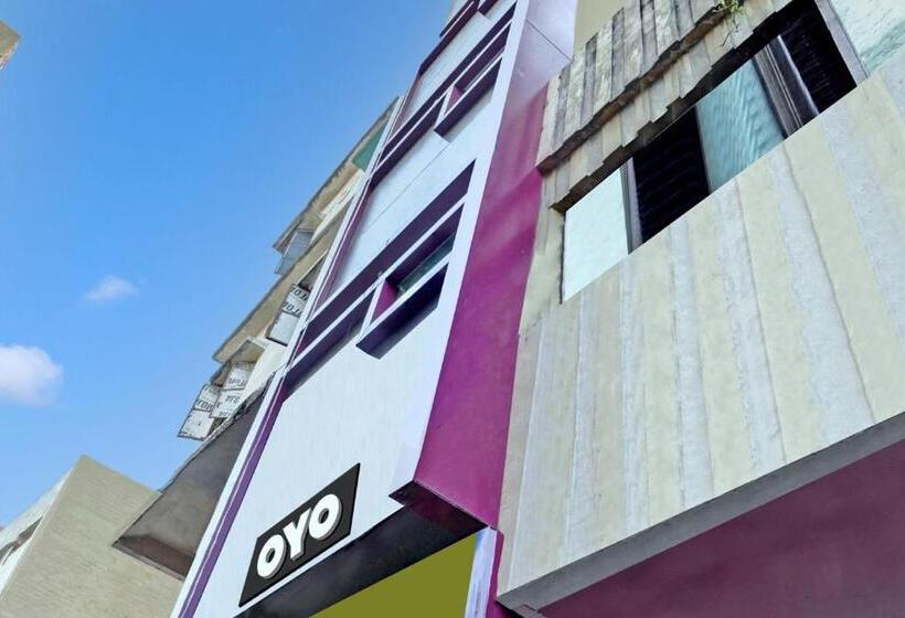 ホテル Super Oyo Flagship M Adarsh Guest House