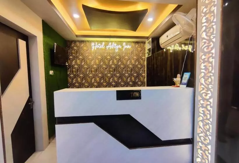 ホテル Super Oyo Flagship M Adarsh Guest House