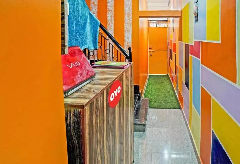 ホテル Super Oyo Flagship M Adarsh Guest House