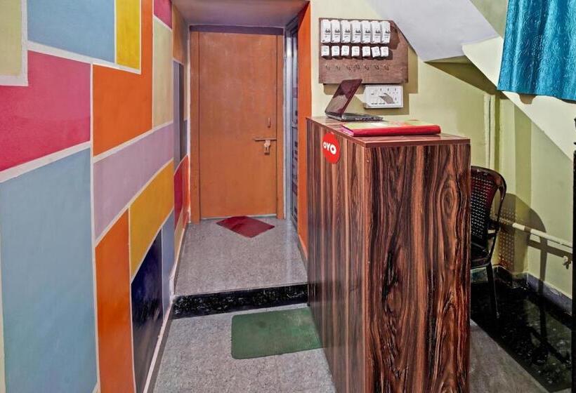 ホテル Super Oyo Flagship M Adarsh Guest House