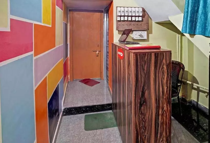 ホテル Super Oyo Flagship M Adarsh Guest House