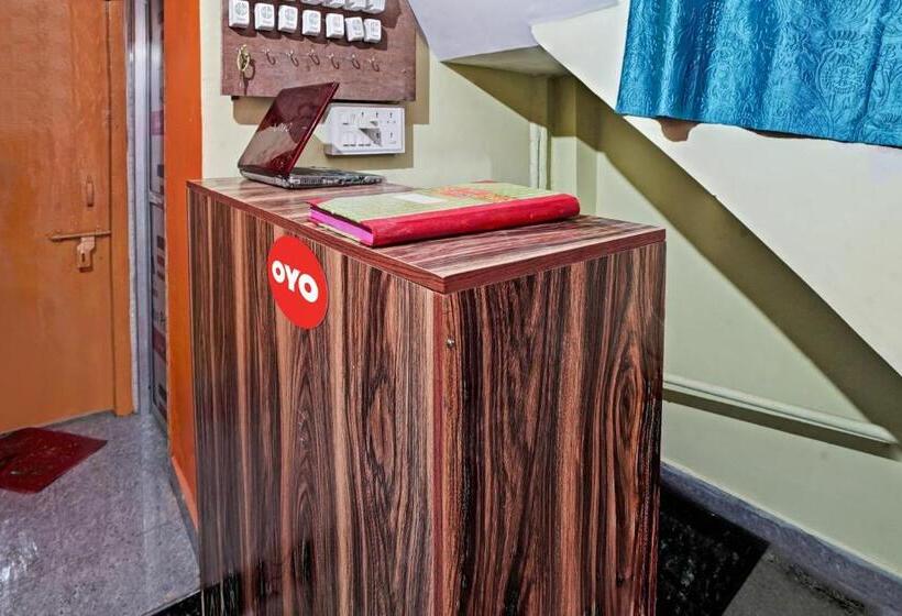 ホテル Super Oyo Flagship M Adarsh Guest House