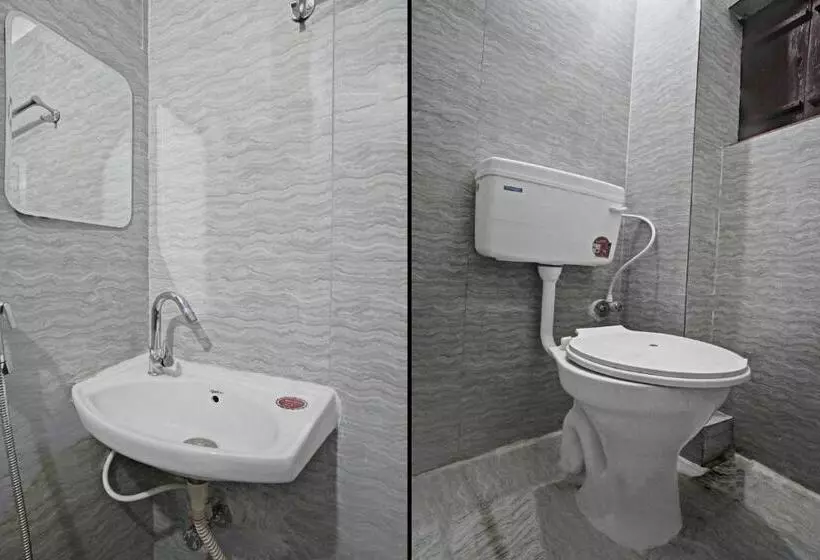 ホテル Super Oyo Flagship M Adarsh Guest House