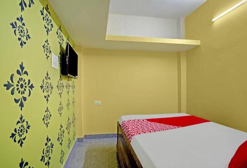 ホテル Super Oyo Flagship M Adarsh Guest House