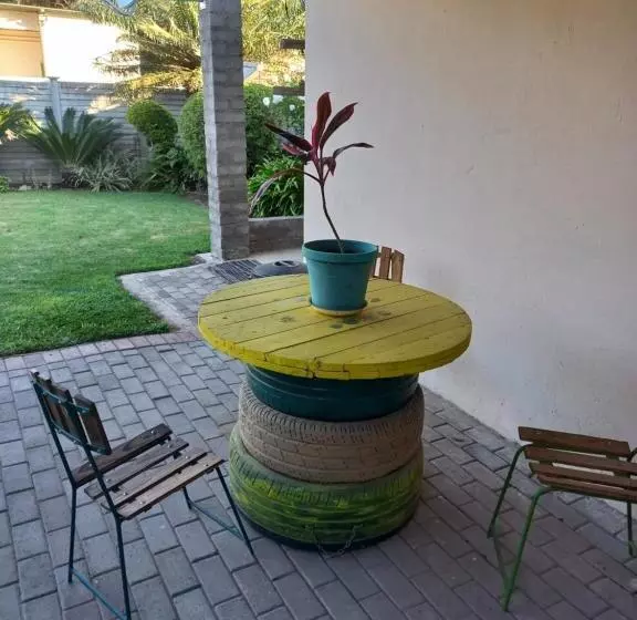 پانسیون Eloff S Guest House
