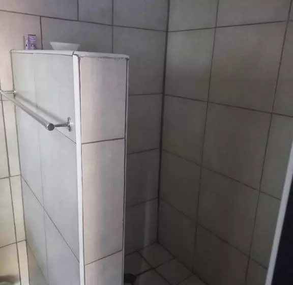 پانسیون Eloff S Guest House