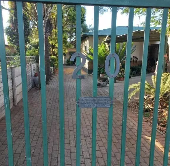 پانسیون Eloff S Guest House