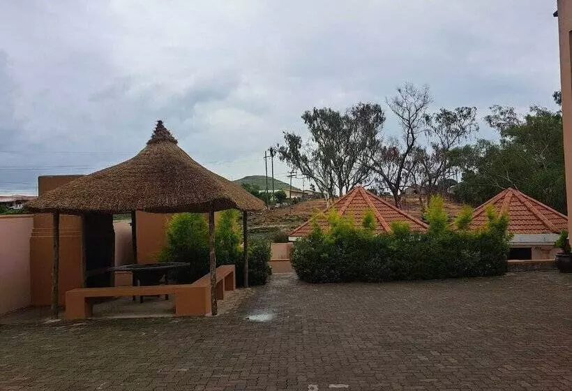 پانسیون Jate Guest House