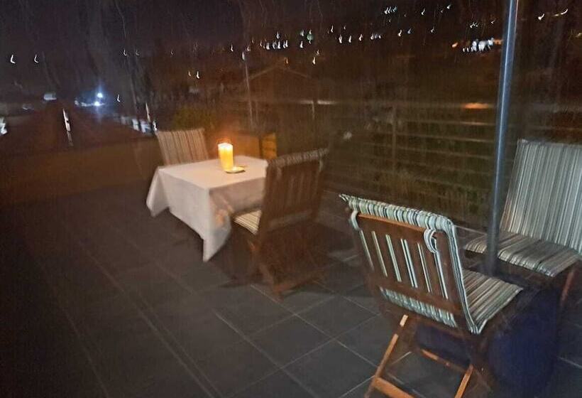 پانسیون Jate Guest House