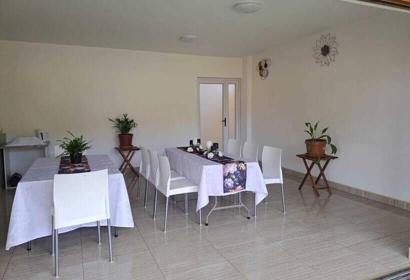 پانسیون Jate Guest House