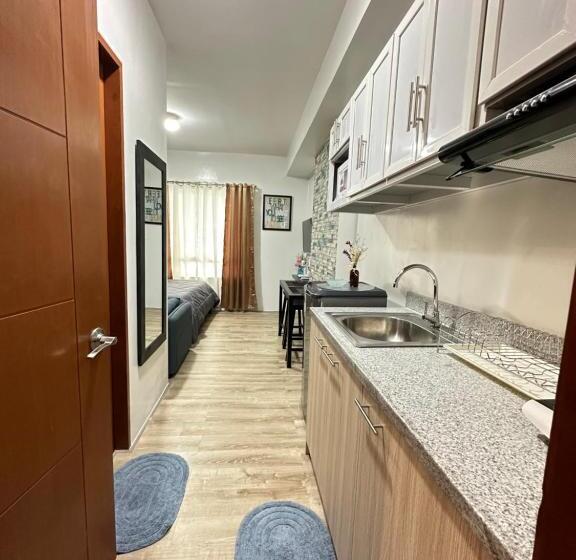 הוסטל Gravins616 Condo Bcd