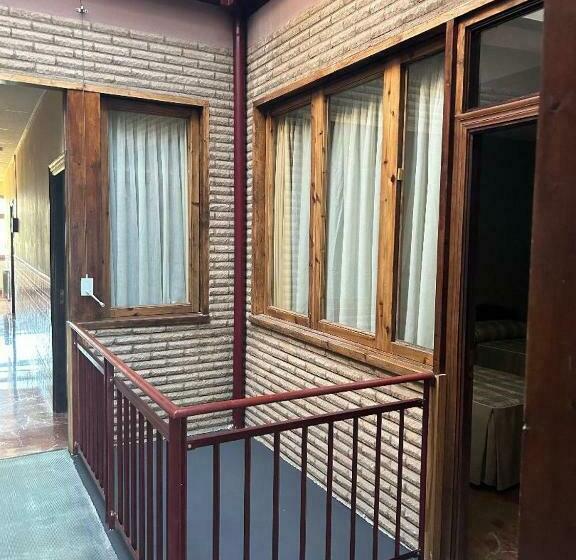 فندق صغير Hostal Transilvania