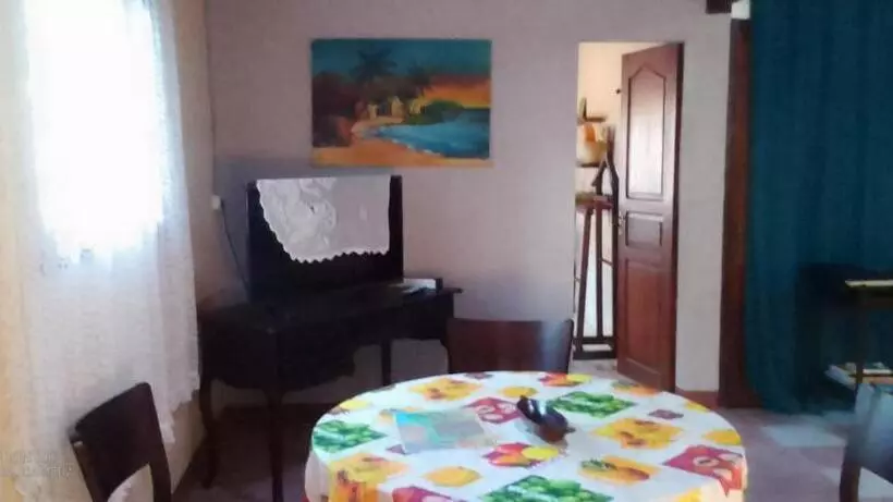 پانسیون Maison D Hôtes Villa Mont Du Pèlerin à Toamasina Madagascar