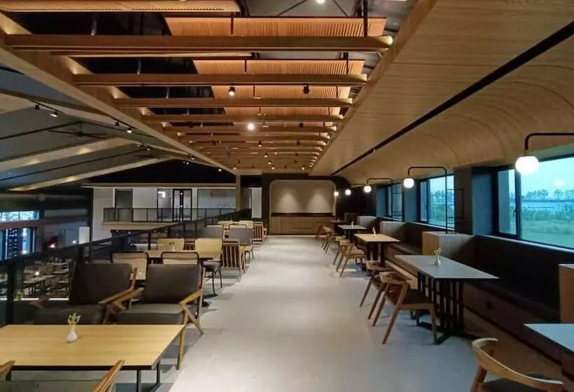 Fieris Hotel & Convention Kertajati