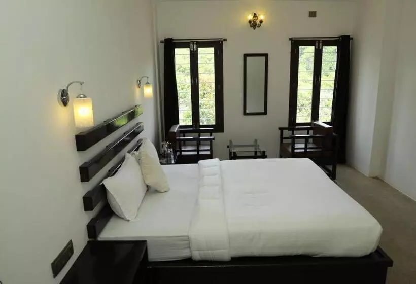هتل Cactus Inn