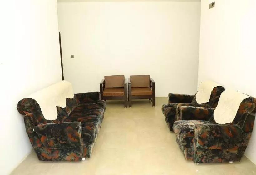 هتل Cactus Inn