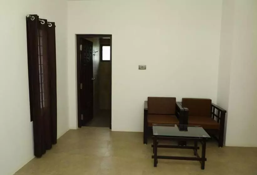هتل Cactus Inn