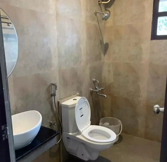 هتل Cactus Inn