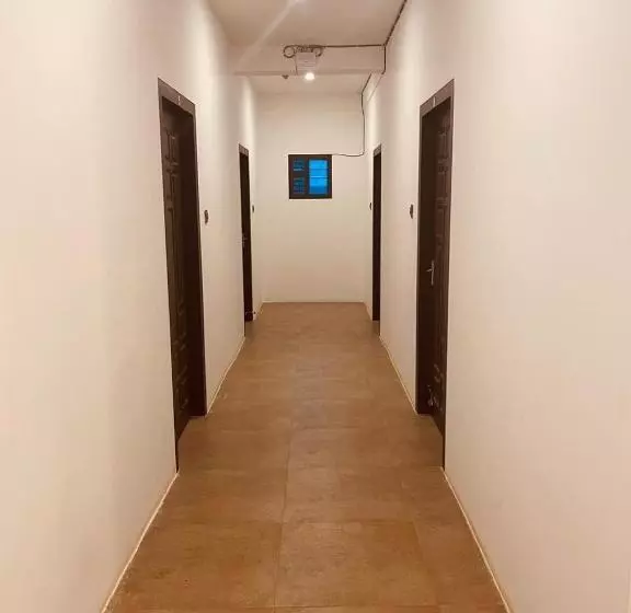 هتل Cactus Inn