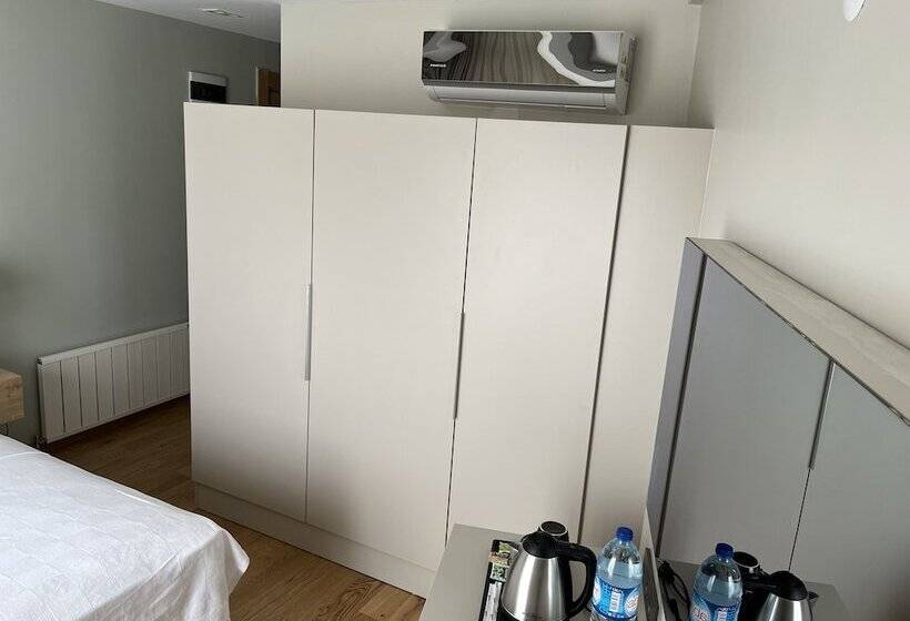 בית מלון כפרי Sezer S Oliva