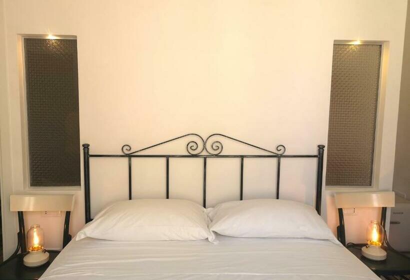 پانسیون Ajamola 800