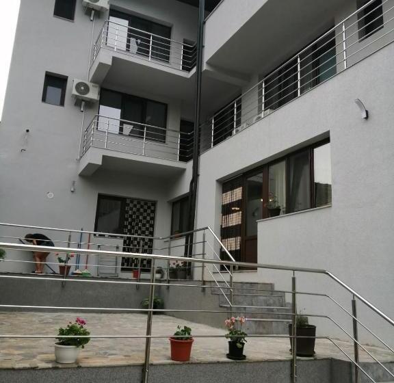 פנסיון La Roby Si Niko