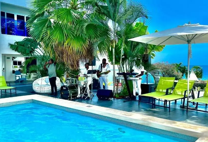 استراحتگاه Morgans Cliff Villa
