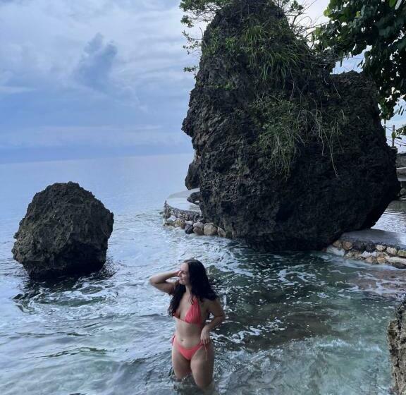 استراحتگاه Morgans Cliff Villa