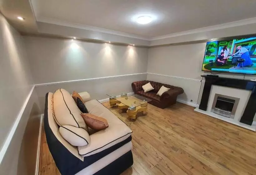 ペンション Bungalow In Leafy Area