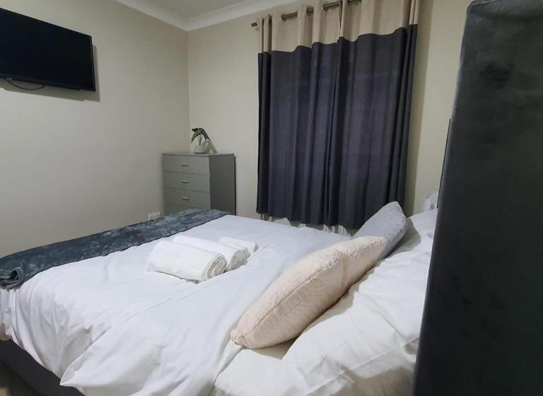 بنسيون Bungalow In Leafy Area