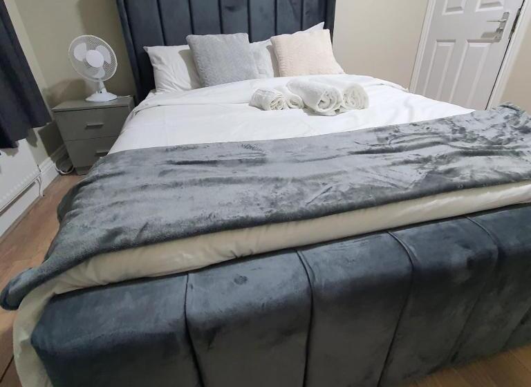 بنسيون Bungalow In Leafy Area