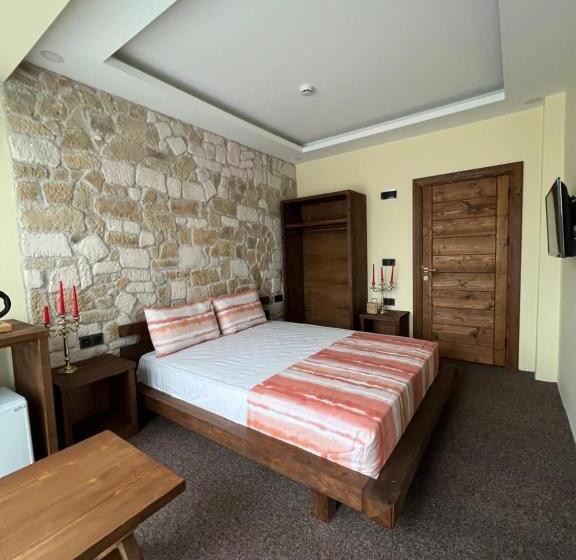 Queen Ci̇ty Hotel And Bungalov