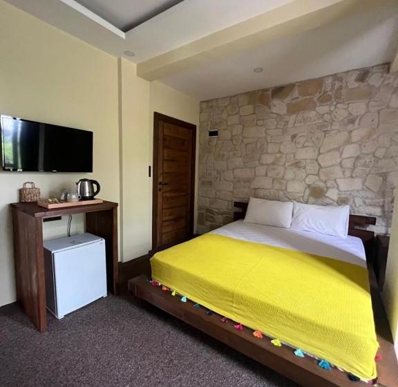 Queen Ci̇ty Hotel And Bungalov