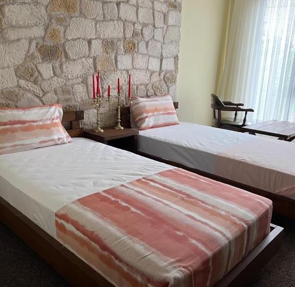 Queen Ci̇ty Hotel And Bungalov