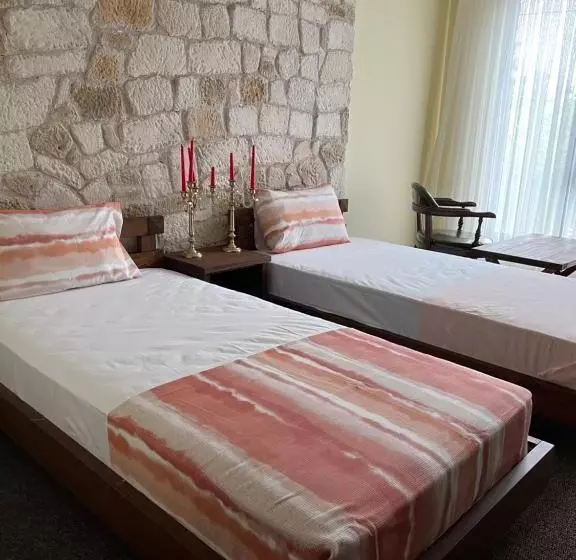 Queen Ci̇ty Hotel And Bungalov